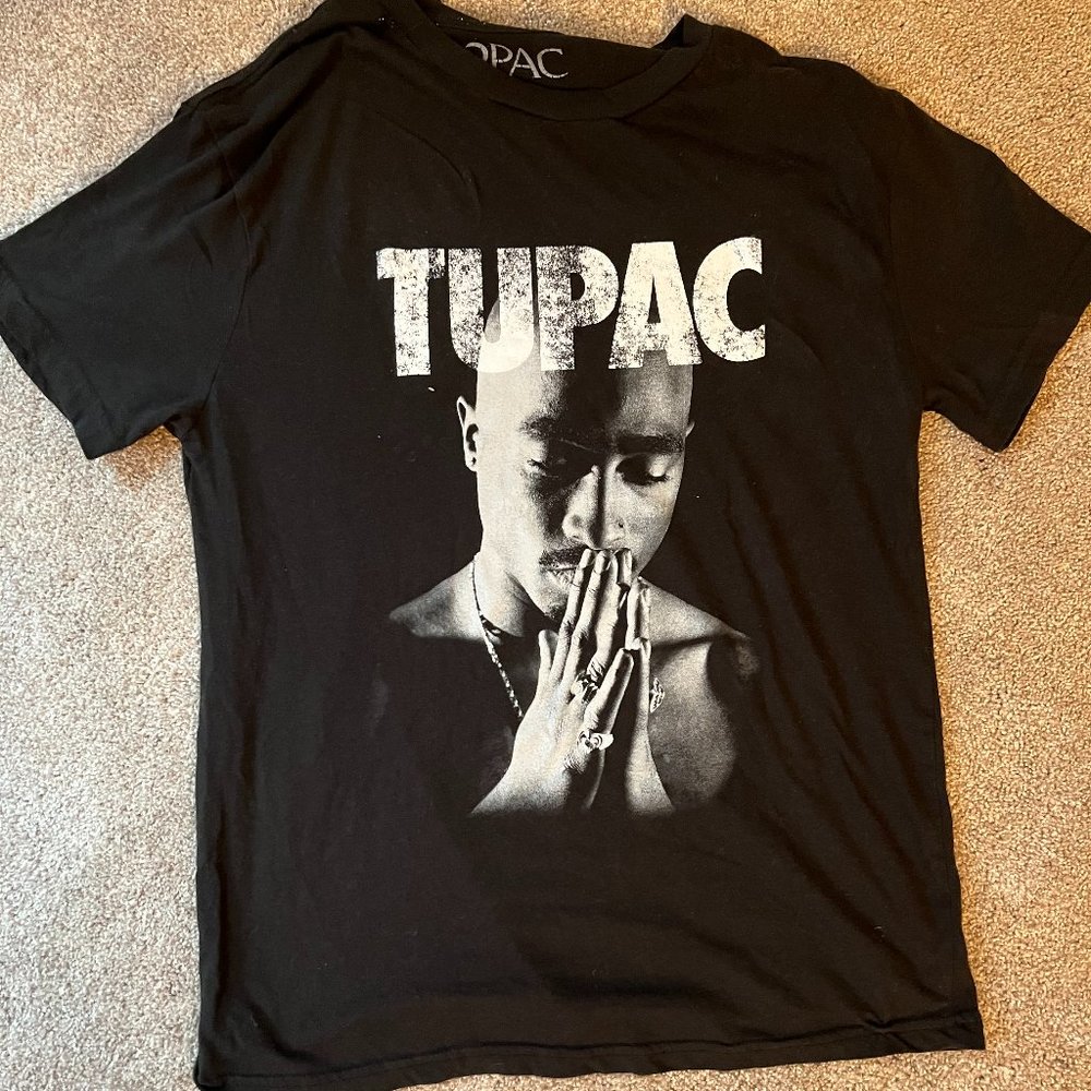 2pac baggy shirt
